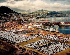 Andreas Gursky, Salerno, 1990, Courtesy Sara Cosimini